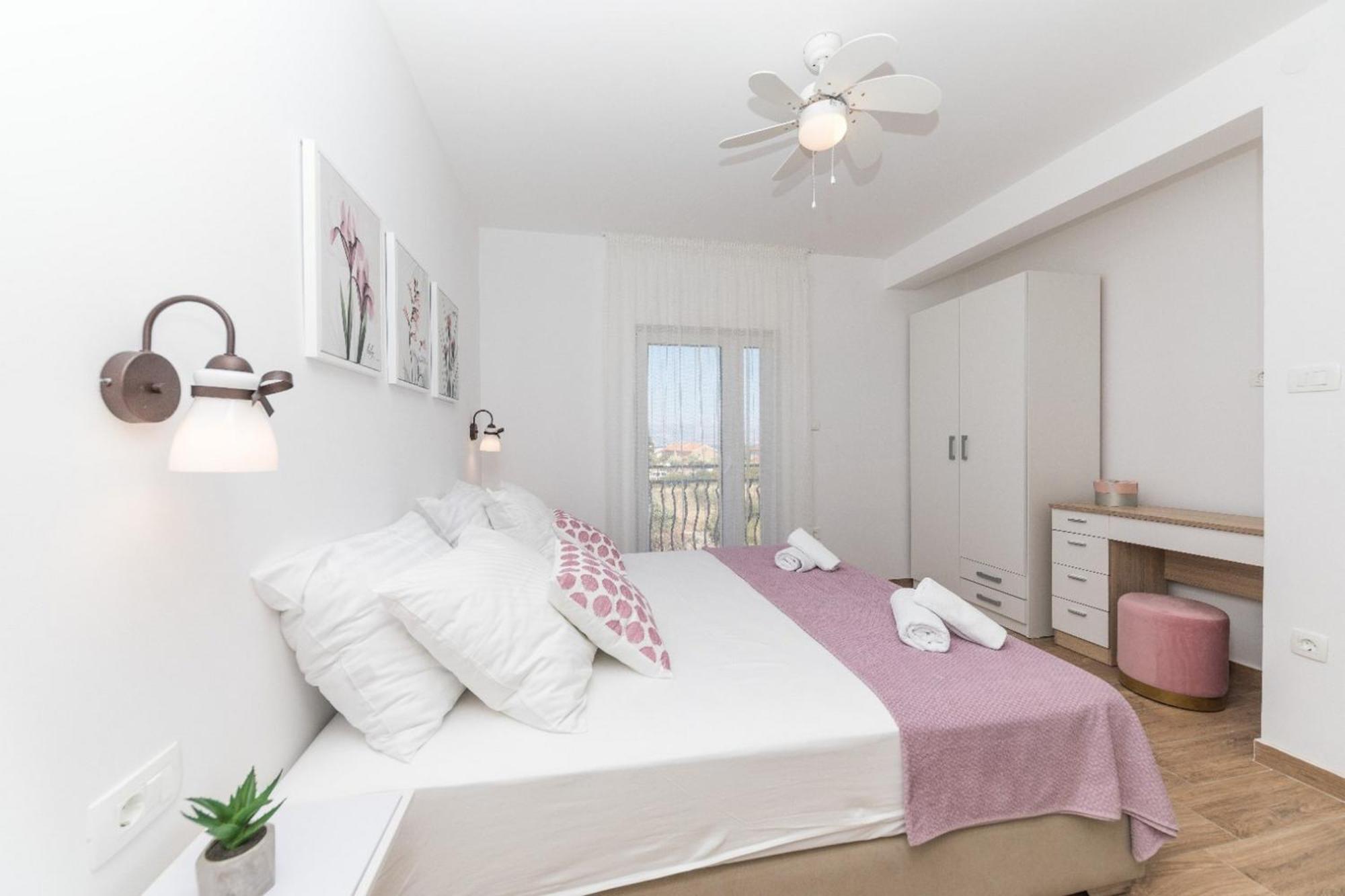 Villa Olivia Трогір Номер фото